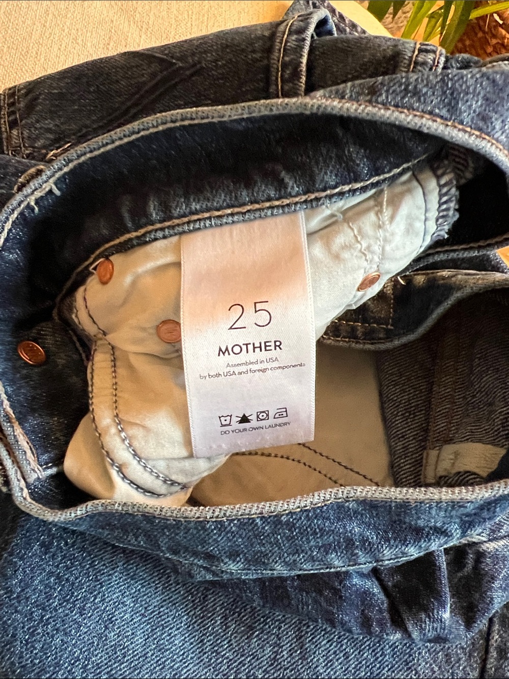 MOTHER Denim Lil Mother Half Pipe Ankle Jeans in Did You Bring Me Anything - 25 - Picture 13 of 16